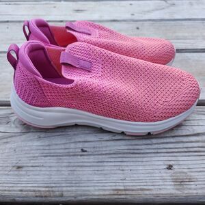 Vively Women Size 7M Sareena Pink Walking Running Comfort Shoes